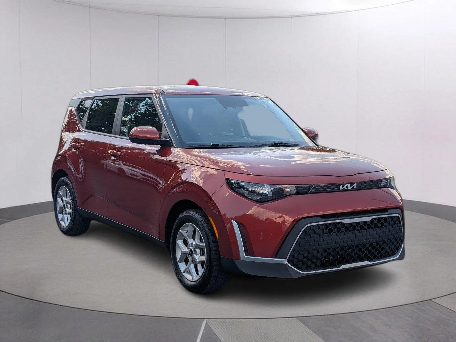 Used 2024 Mars Orange Kia LX image 7
