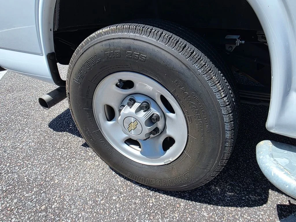 Used 2024 Summit White Chevrolet WT image 25