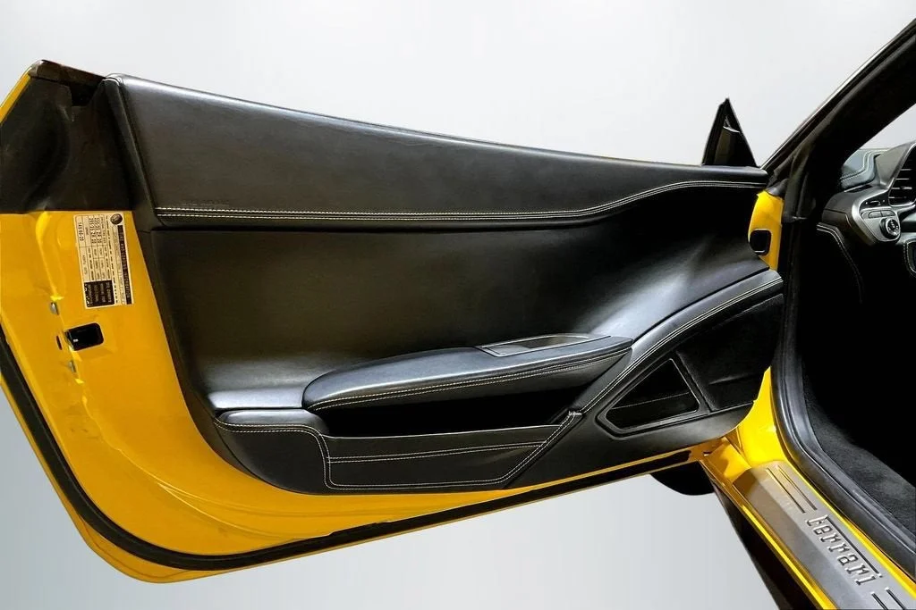 Used 2013 Giallo Modena Ferrari  image 17