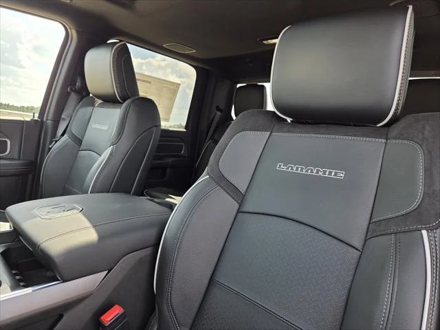 New 2027 Molten Red Pearl-Coat Exterior Paint RAM Laramie image 22