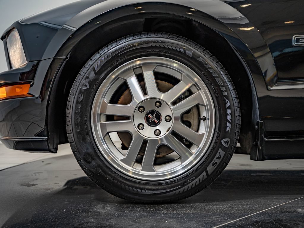 Used 2008 Black Ford GT Deluxe image 10