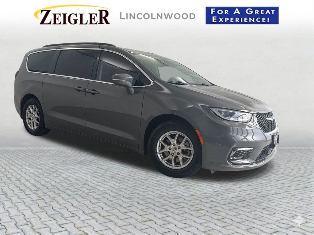 2022 Chrysler Pacifica Touring L's photo