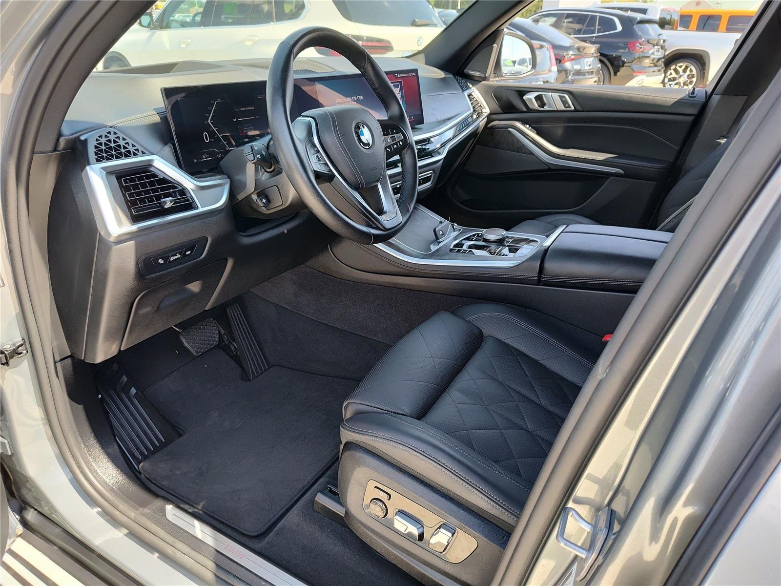 Certified Used 2025 Skyscraper Grey Metallic BMW xDrive40i image 2