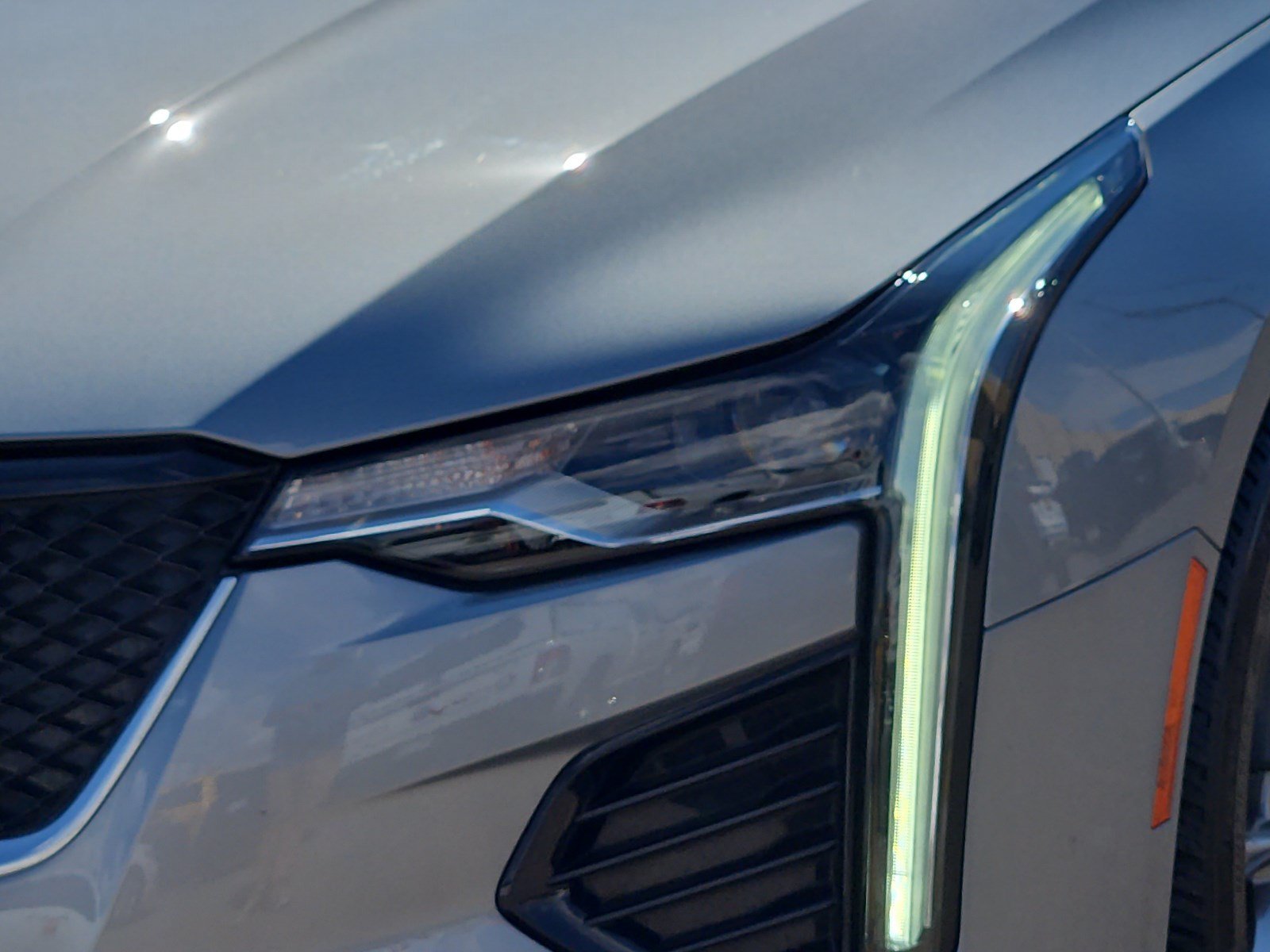 Used 2025 Argent Silver Metallic Cadillac Sport image 8