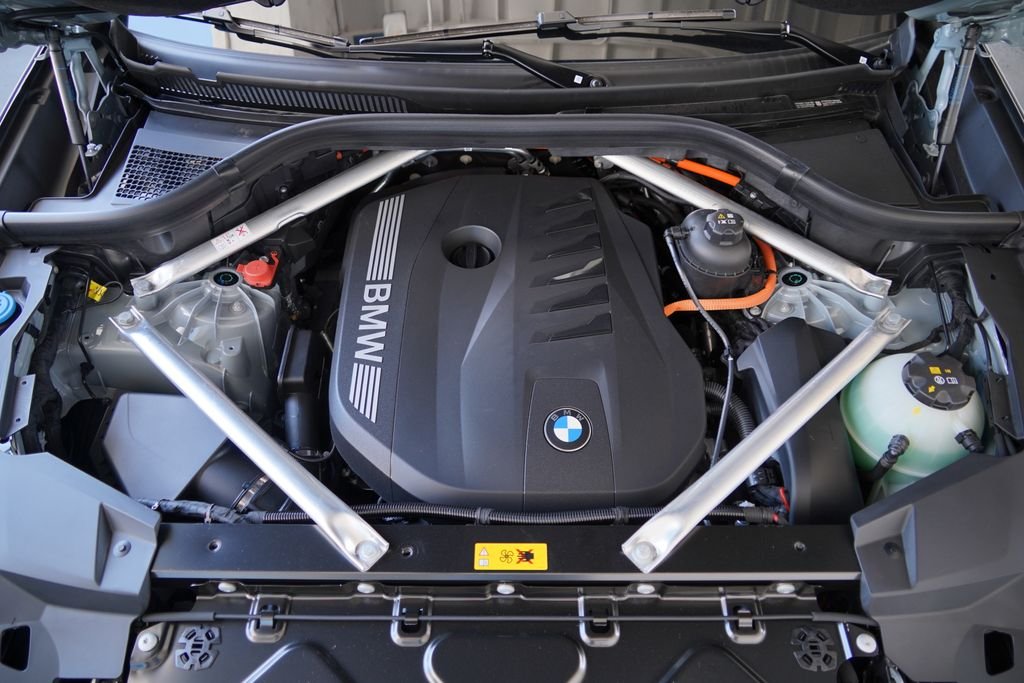 New 2026 Brooklyn Grey Metallic BMW xDrive50e image 31
