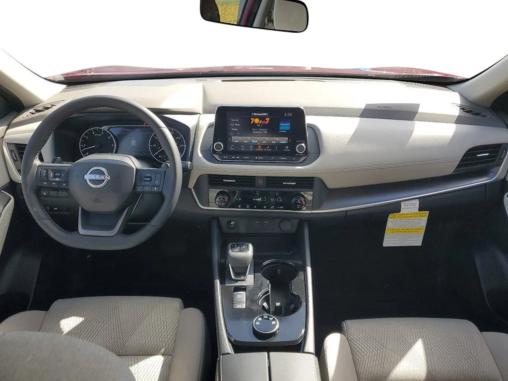 2025 Nissan Rogue SV - Photo 11