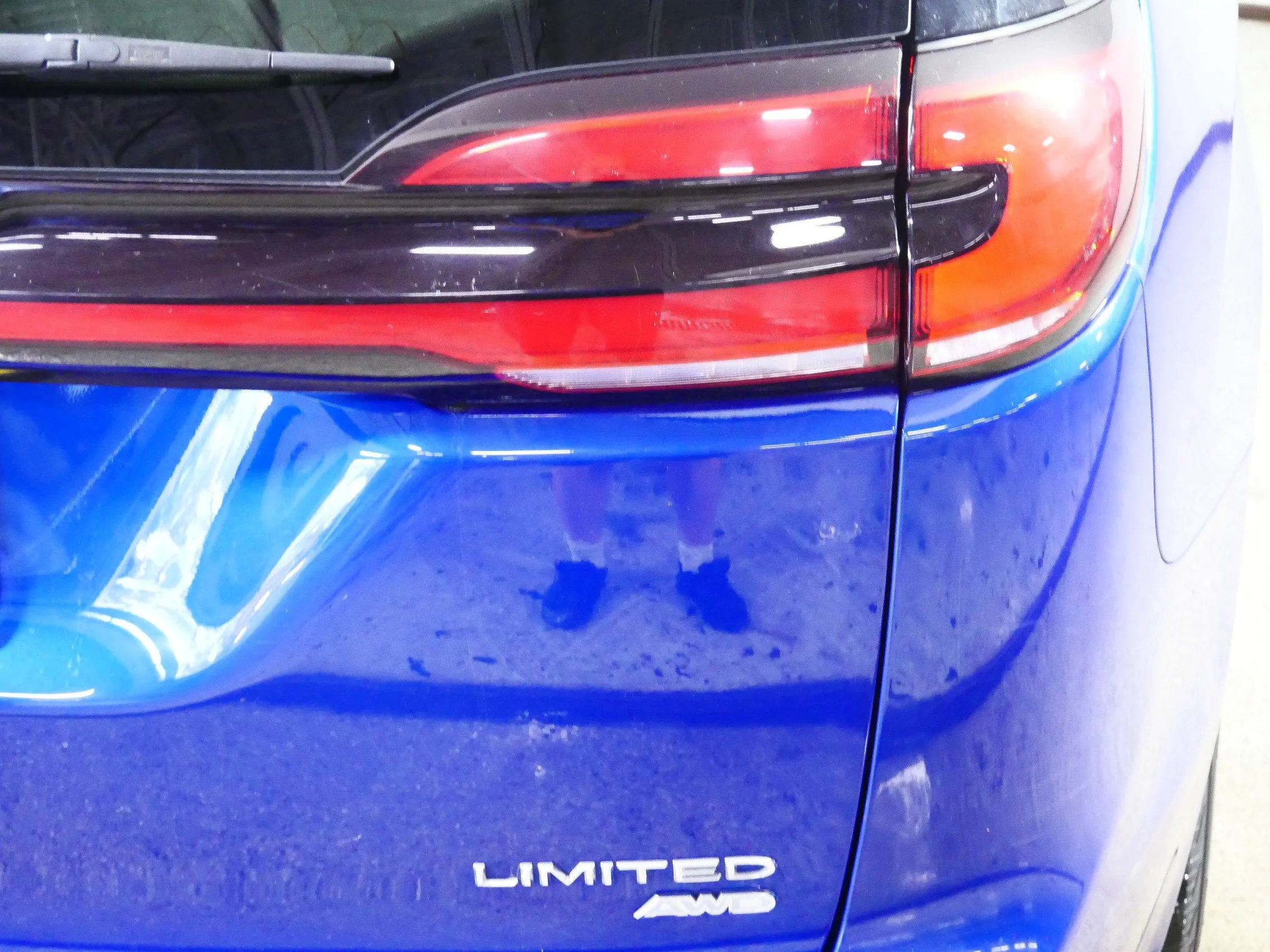 Used 2021 Fathom Blue Pearlcoat Chrysler Limited image 17