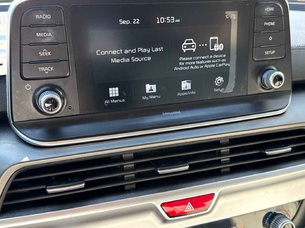 Used 2020 Green Kia S image 23