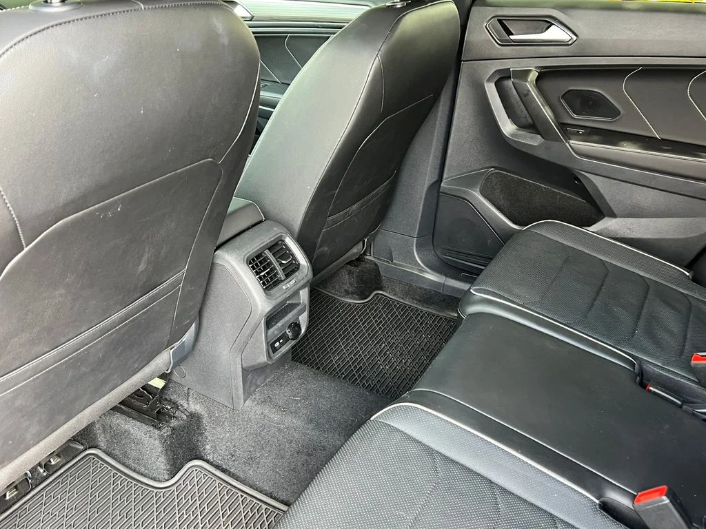 Used 2024 Black Volkswagen 2.0T SEL R-Line image 29