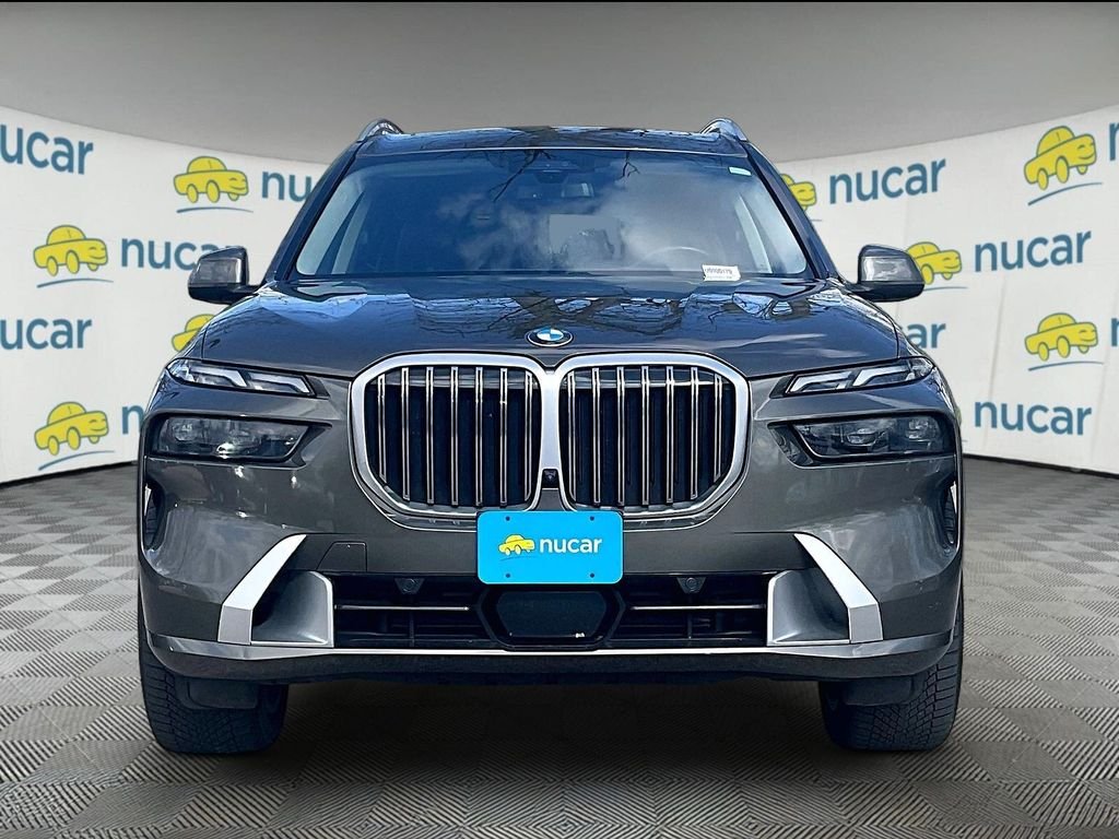 Used 2024 Green BMW xDrive40i image 2