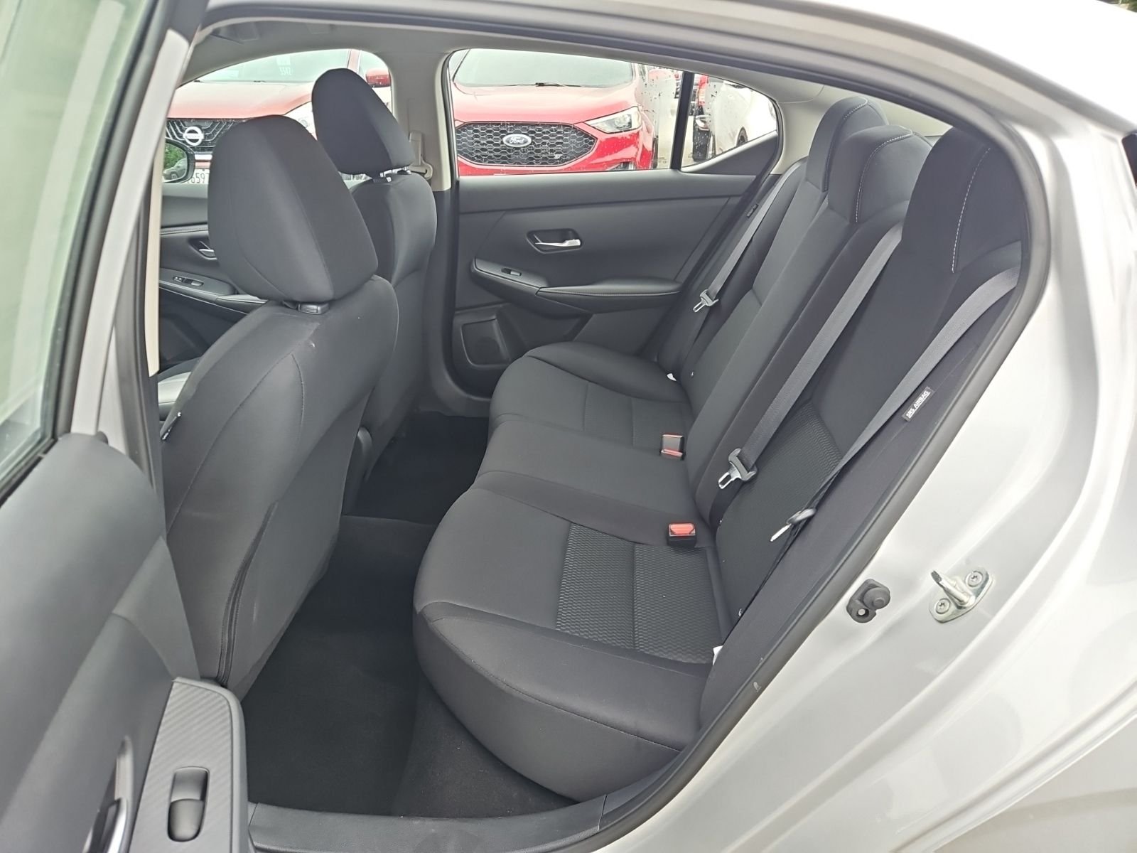 Used 2022 Silver Nissan S image 7