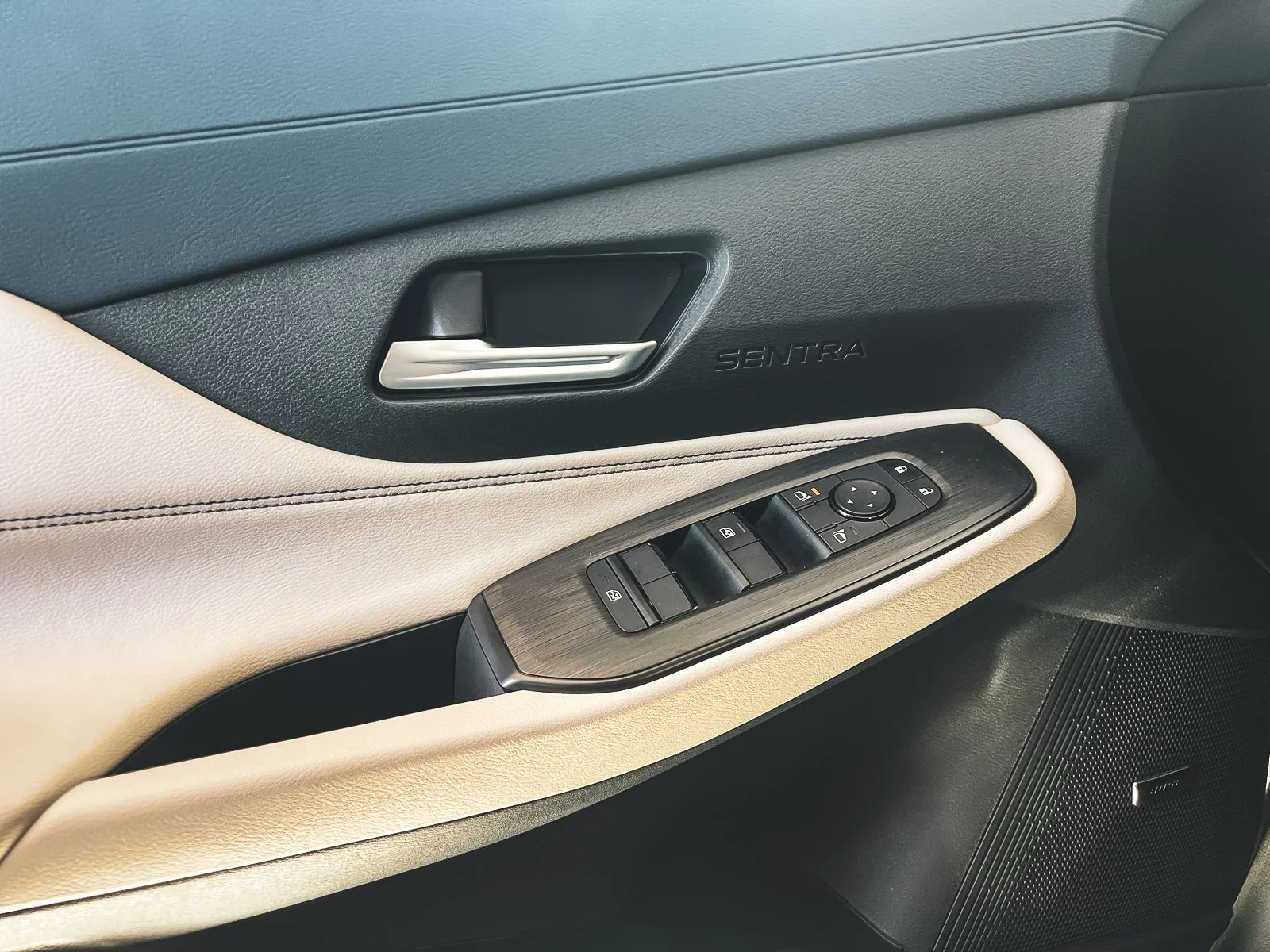 2026 Nissan Sentra SL - Photo 13