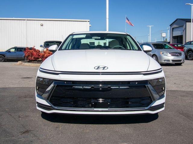 New 2026 White Hyundai SE image 6