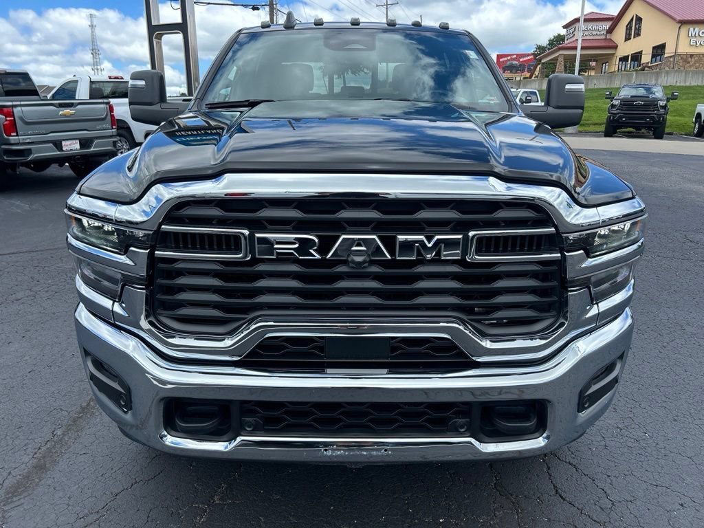 Used 2025 RAM Ram 3500 Pickup Tradesman with VIN 3C63RRGL1SG533598 for sale in Kansas City