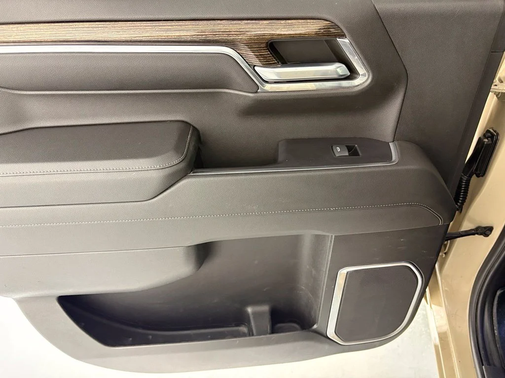Used 2022 Beige GMC Elevation image 29