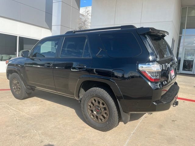 Used 2016  Toyota  image 6