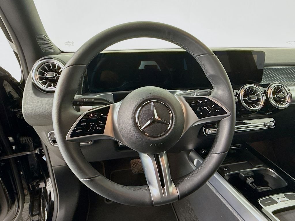 Used 2025 Black Mercedes-Benz GLB 250 image 12