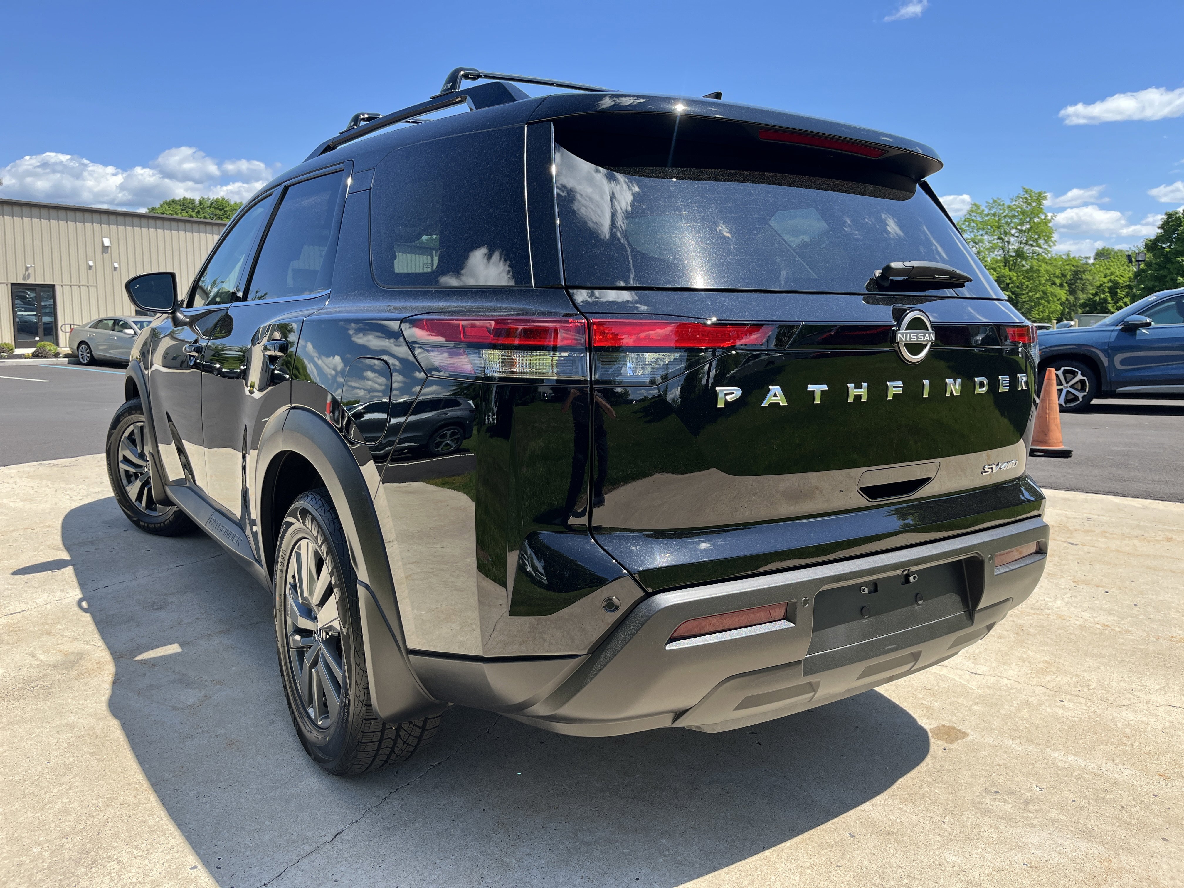 Used 2022 Super Black Nissan SV image 8