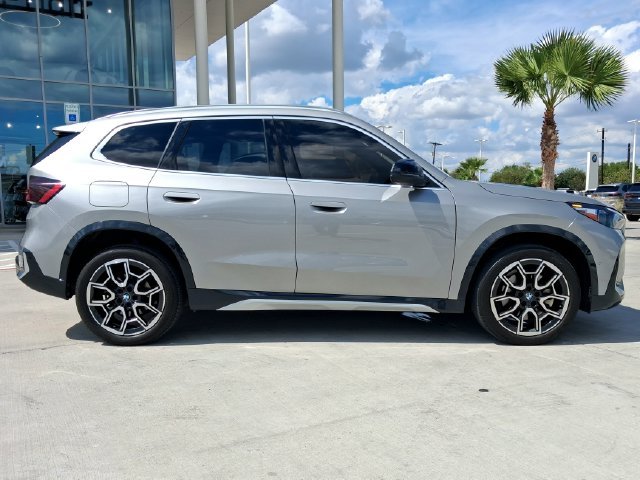 Used 2025 Silver BMW xDrive28i image 8