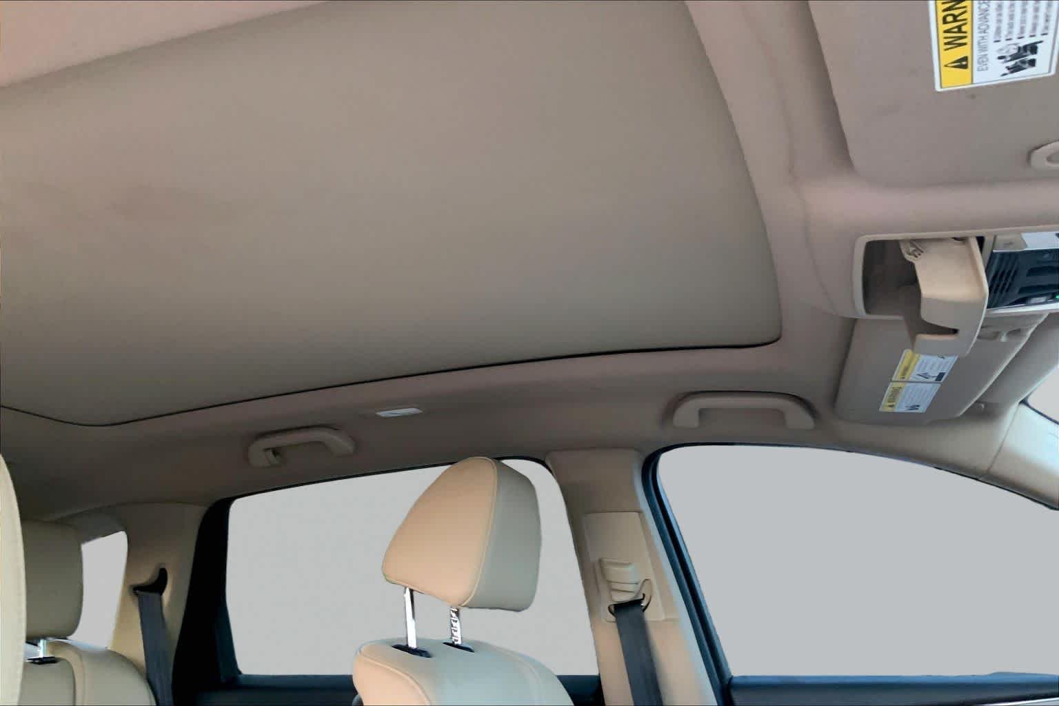 Used 2022 Platinum White Pearl Acura  image 13