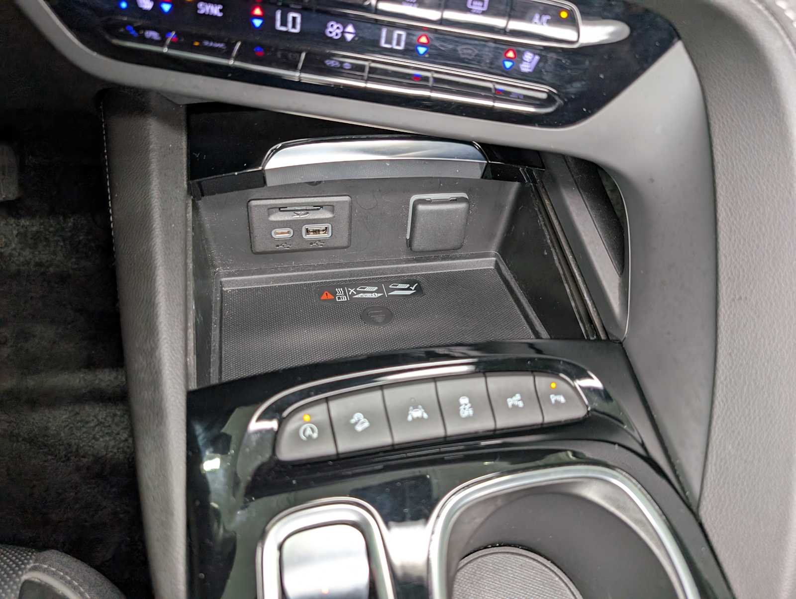 Used 2023 Ebony Twilight Metallic Buick Avenir image 27