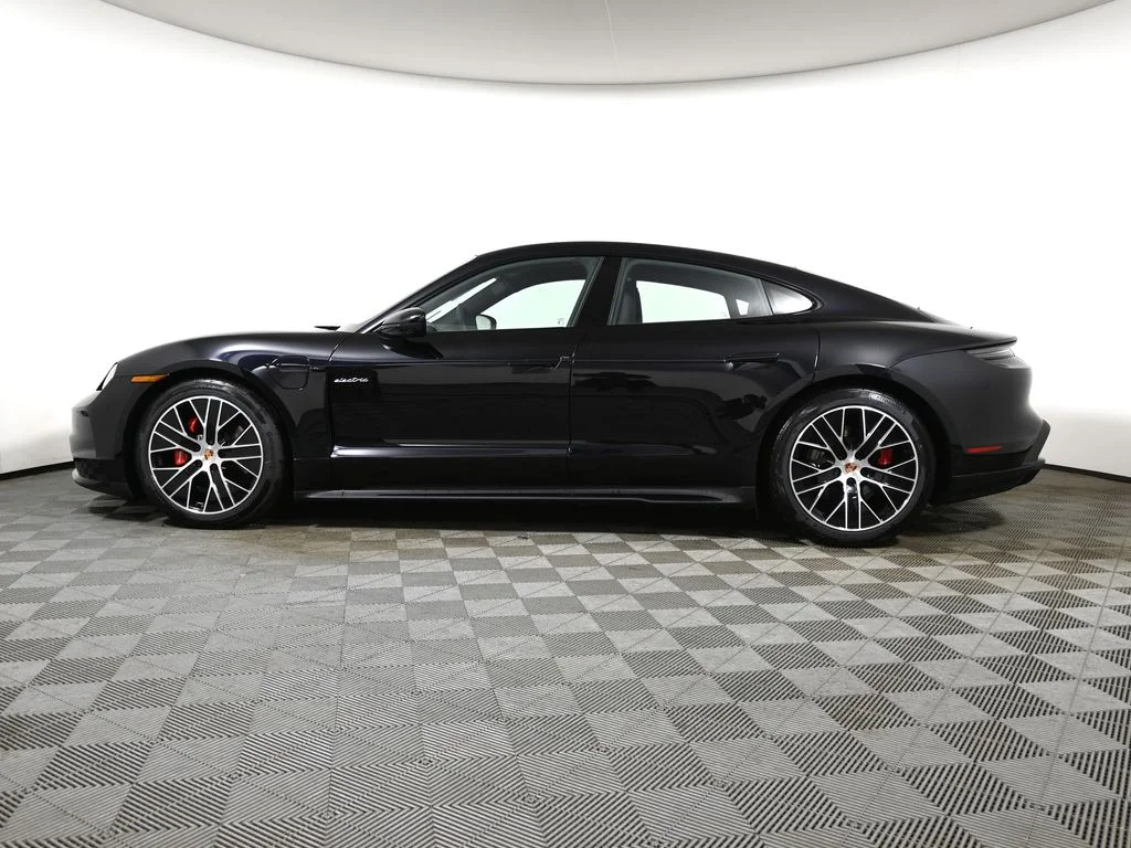 New 2026 Black Porsche 4S image 2