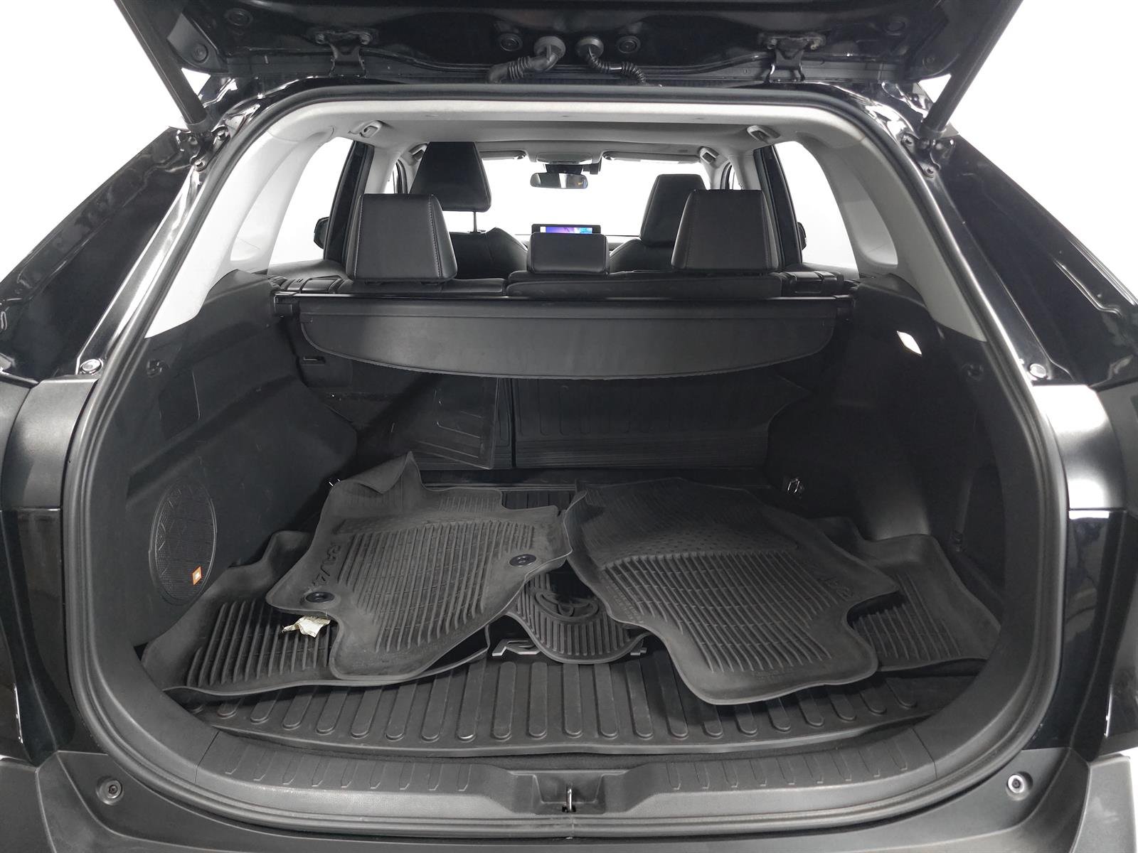 Used 2023 Black Toyota XLE Premium image 11