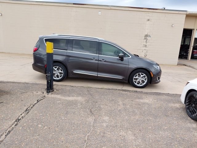 Used 2019 Gray Chrysler Touring L Plus image 3