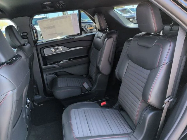 New 2026 Agate Black Metallic Ford ST-Line image 14
