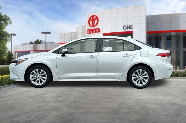 New 2026 Wind Chill Pearl <sup>1</sup> Toyota  LE image 7