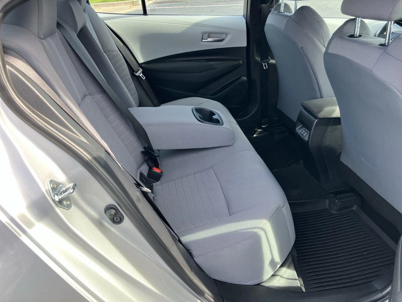 Certified Used 2026 Silver (Classic Silver Metallic) Toyota SE image 27