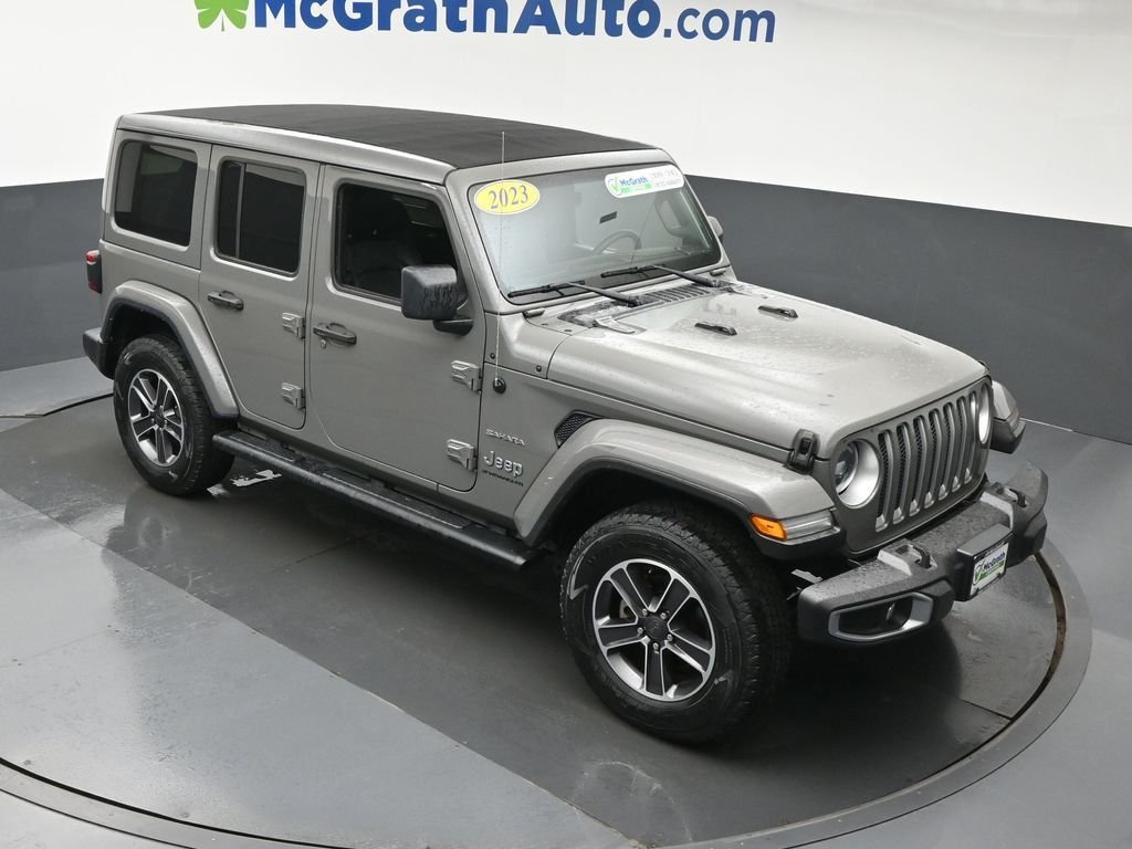 Used 2023 Gray Jeep Sahara image 4
