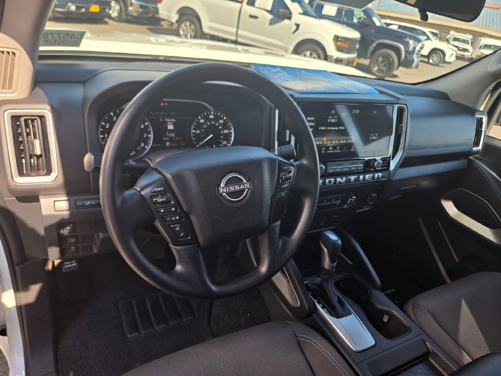 Used 2025 White Nissan SV image 6