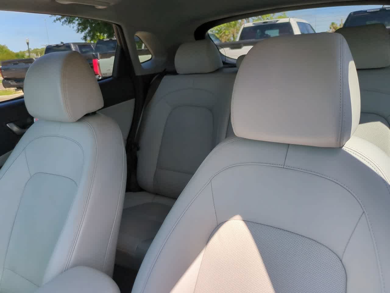 Used 2023 Abyss Black Pearl Hyundai Limited image 8