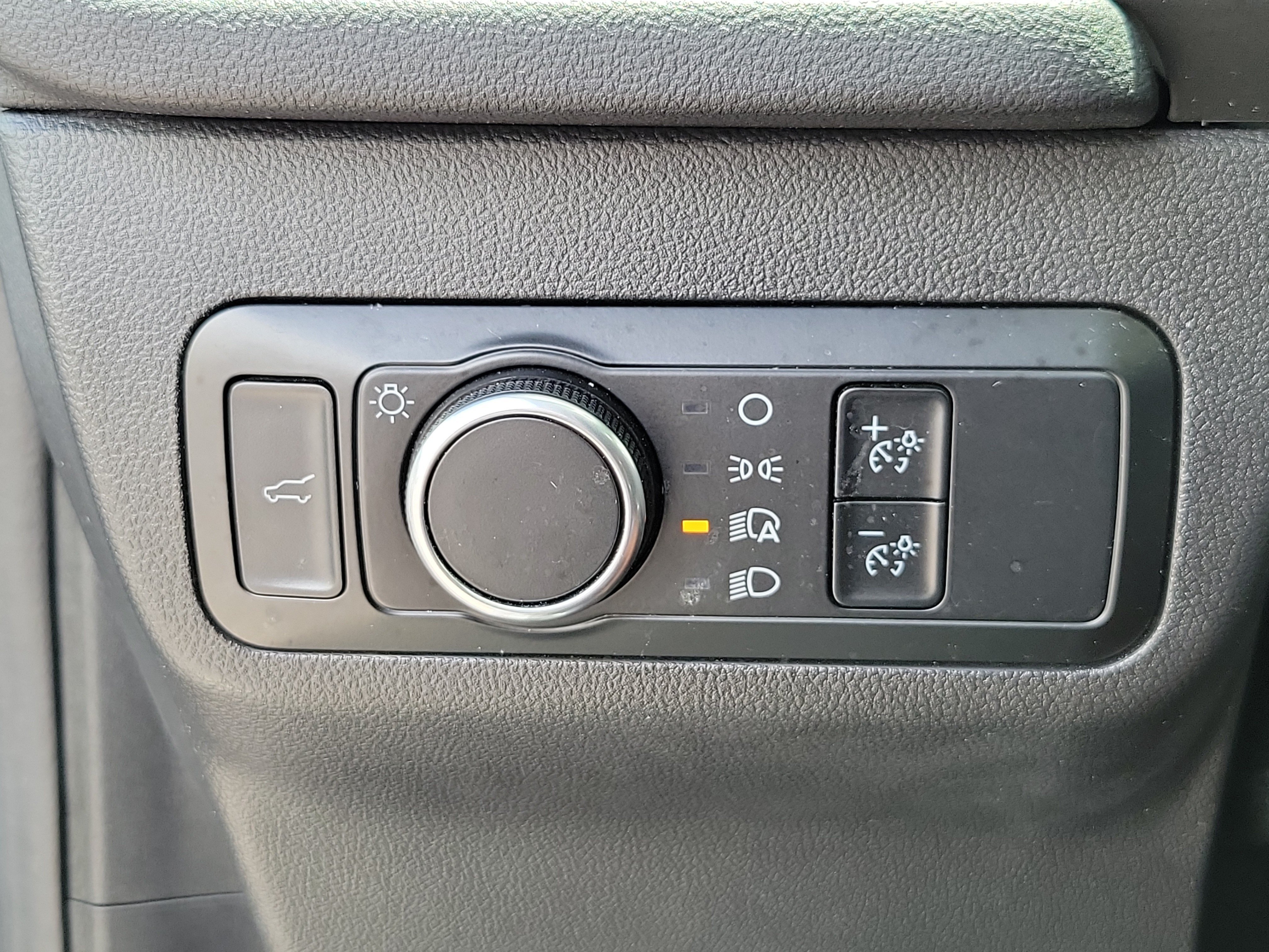 Used 2024 Vapor Blue Ford Active image 12