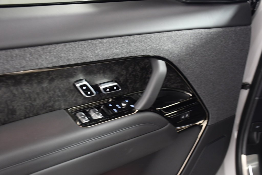 Used 2025 Borasco Grey Metallic Land Rover Autobiography image 15