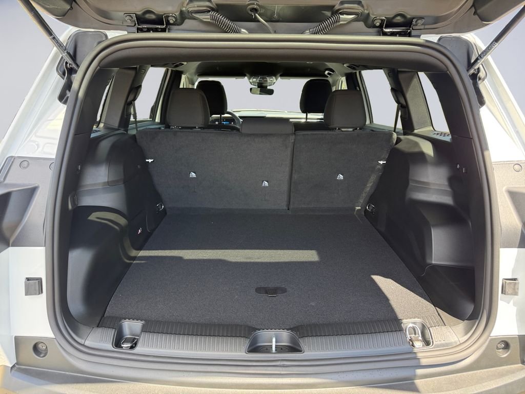 New 2026 Bright White Clear-Coat Exterior Paint Jeep Laredo image 19