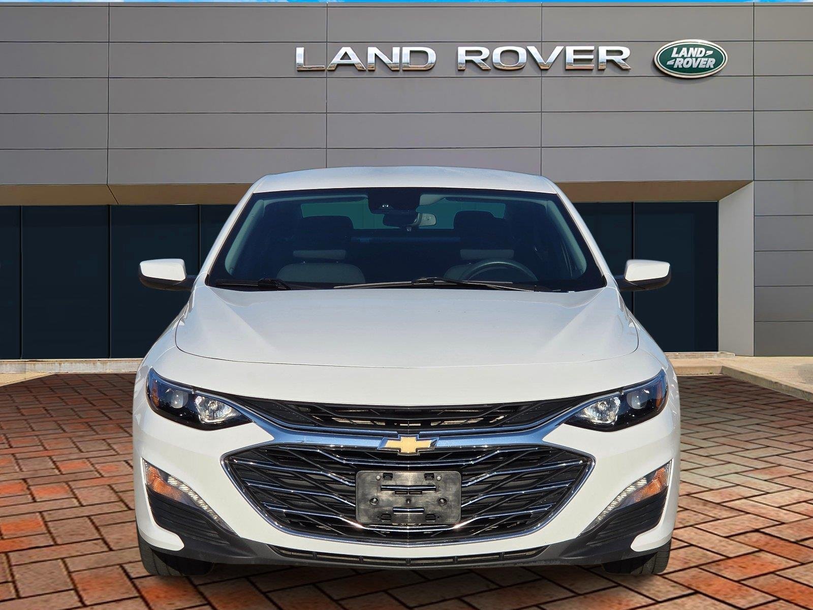 Used 2025 Summit White Chevrolet LT image 2