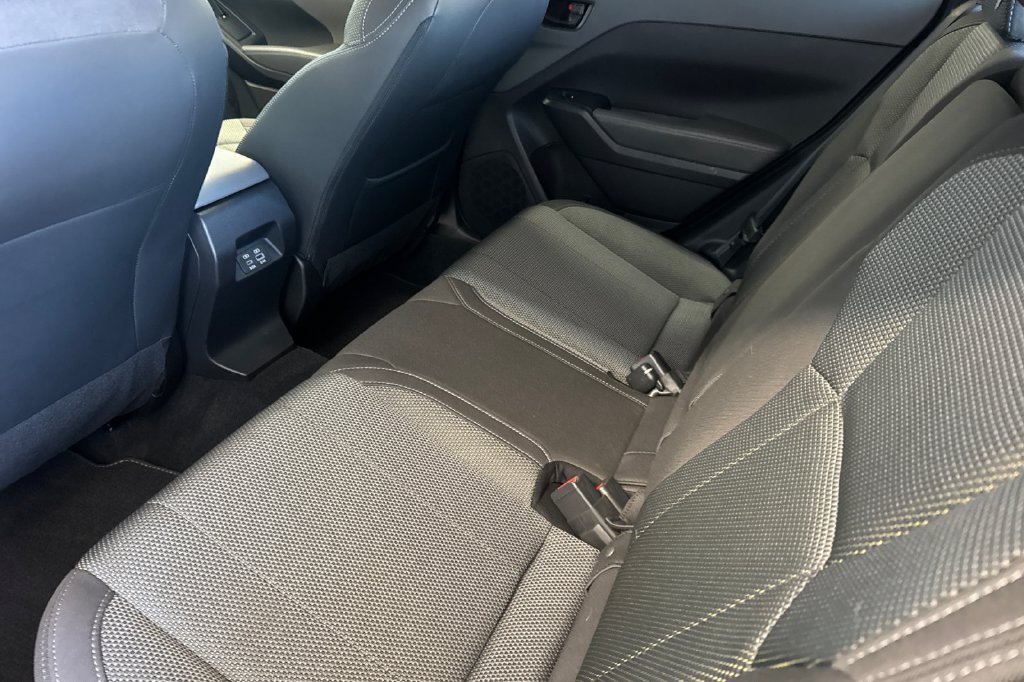 Used 2024 Sapphire Blue Pearl Subaru Premium image 15