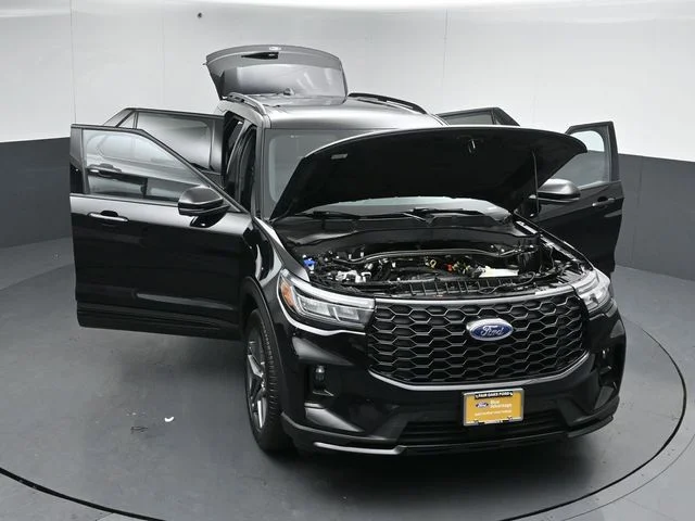 Certified Used 2025 Agate Black Metallic Ford ST-Line image 56