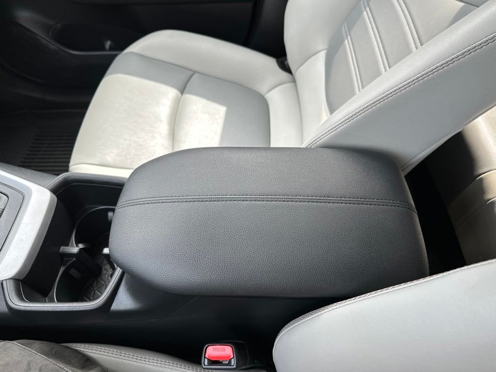 Used 2023 Black Toyota XLE Premium image 31