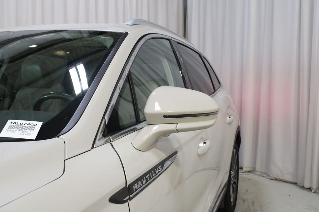 Used 2023 Pearl Metallic Lincoln Reserve image 36
