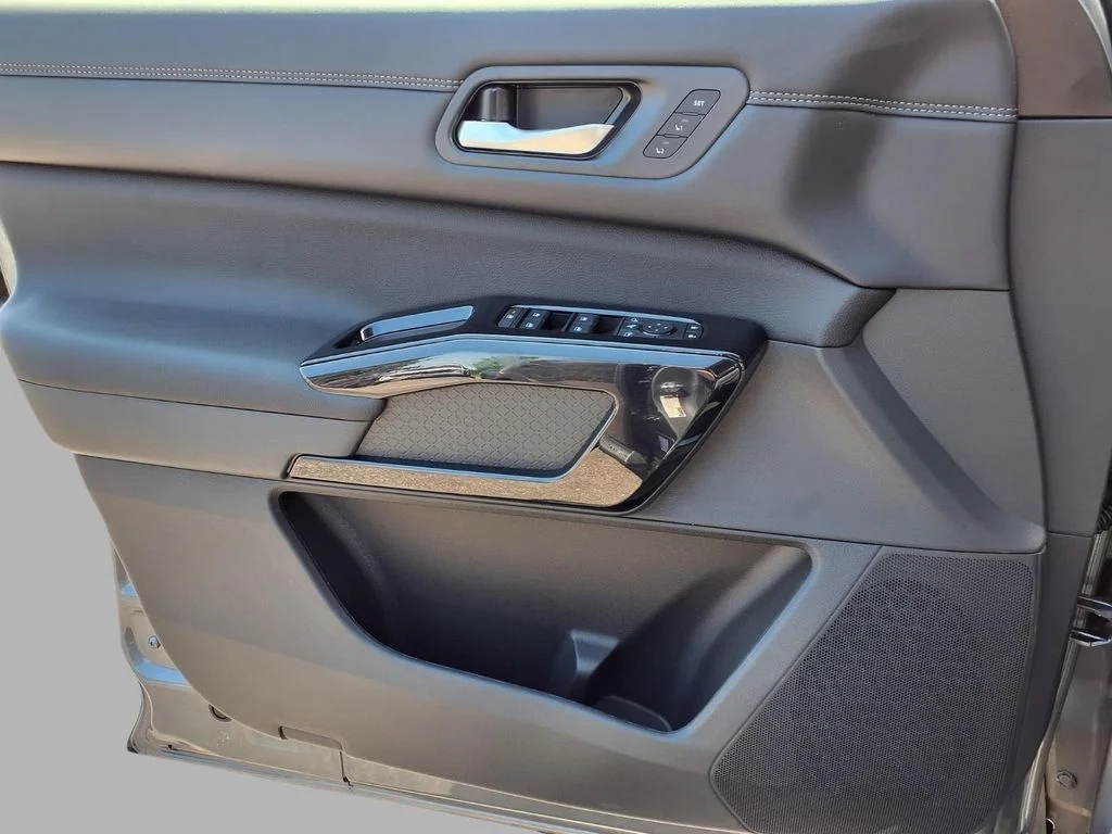 New 2026 Gun Metallic Nissan Platinum image 19