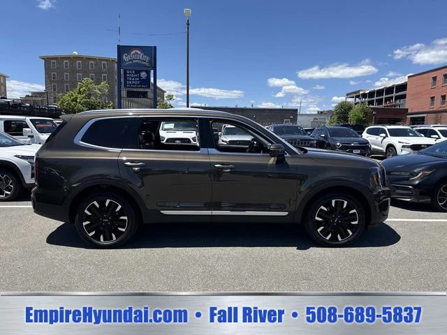 Used 2024 Green Kia SX-Prestige image 3