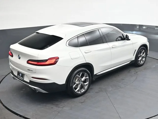 Used 2021 White BMW xDrive30i image 29