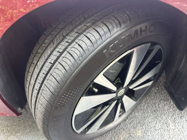 Used 2020 Red Nissan 2.5 SV image 32
