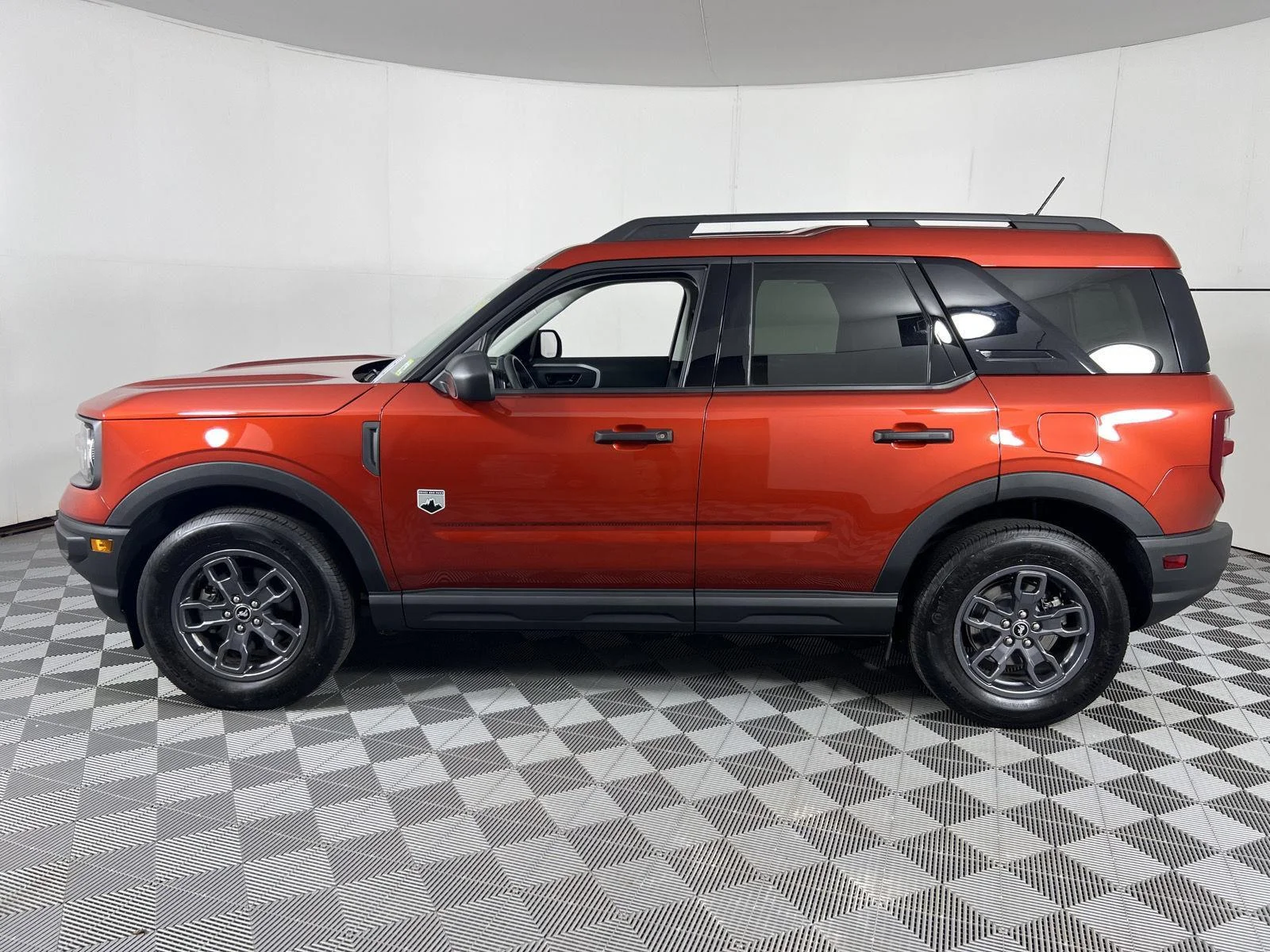 Used 2024 Hot Pepper Red Tinted Clearcoat Ford Big Bend image 7