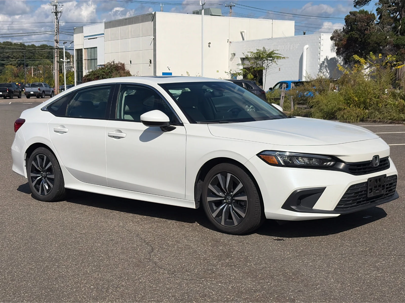 Used 2024 Platinum White Pearl Honda EX image 7