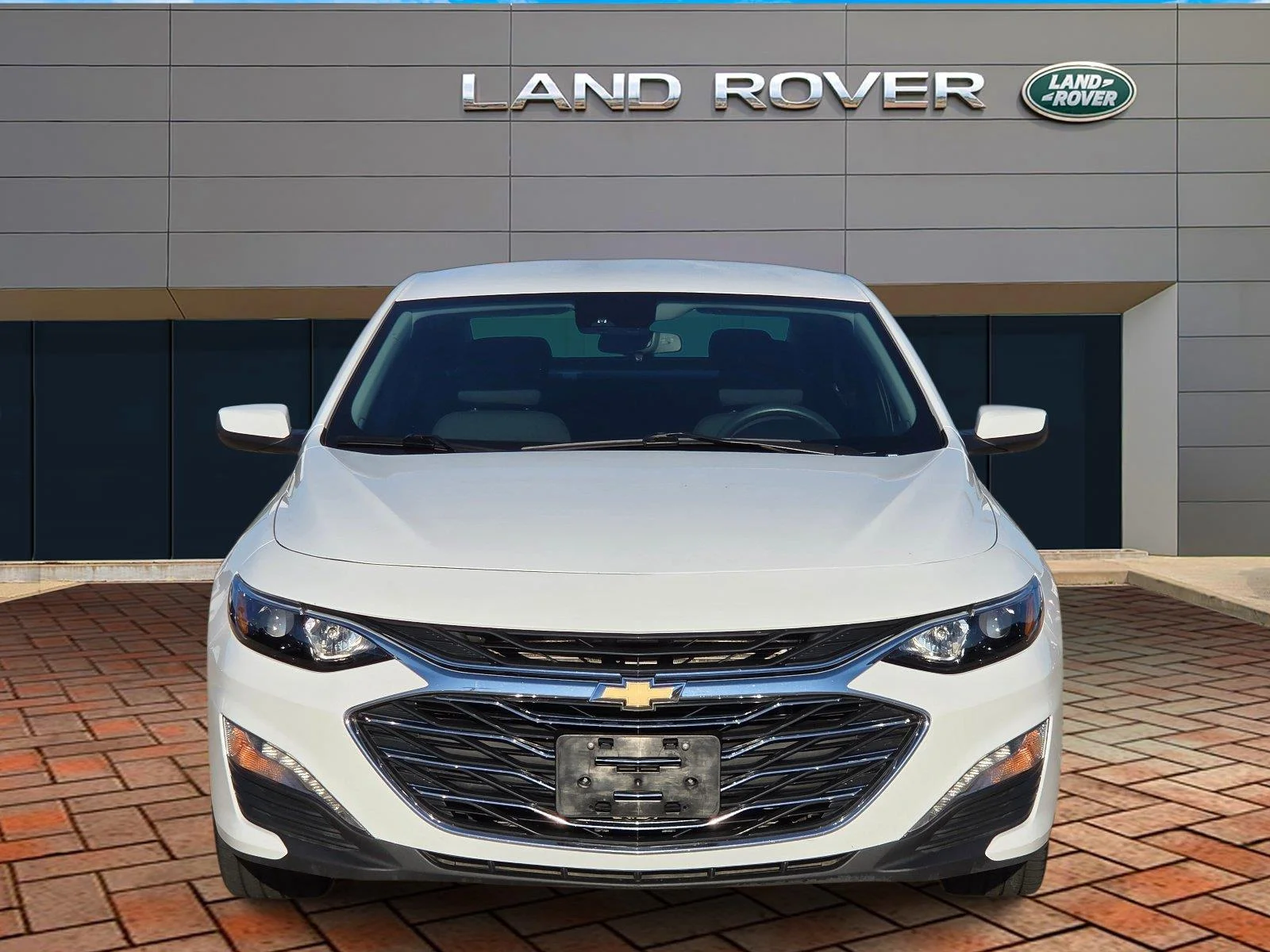 Used 2025 Summit White Chevrolet LT image 2