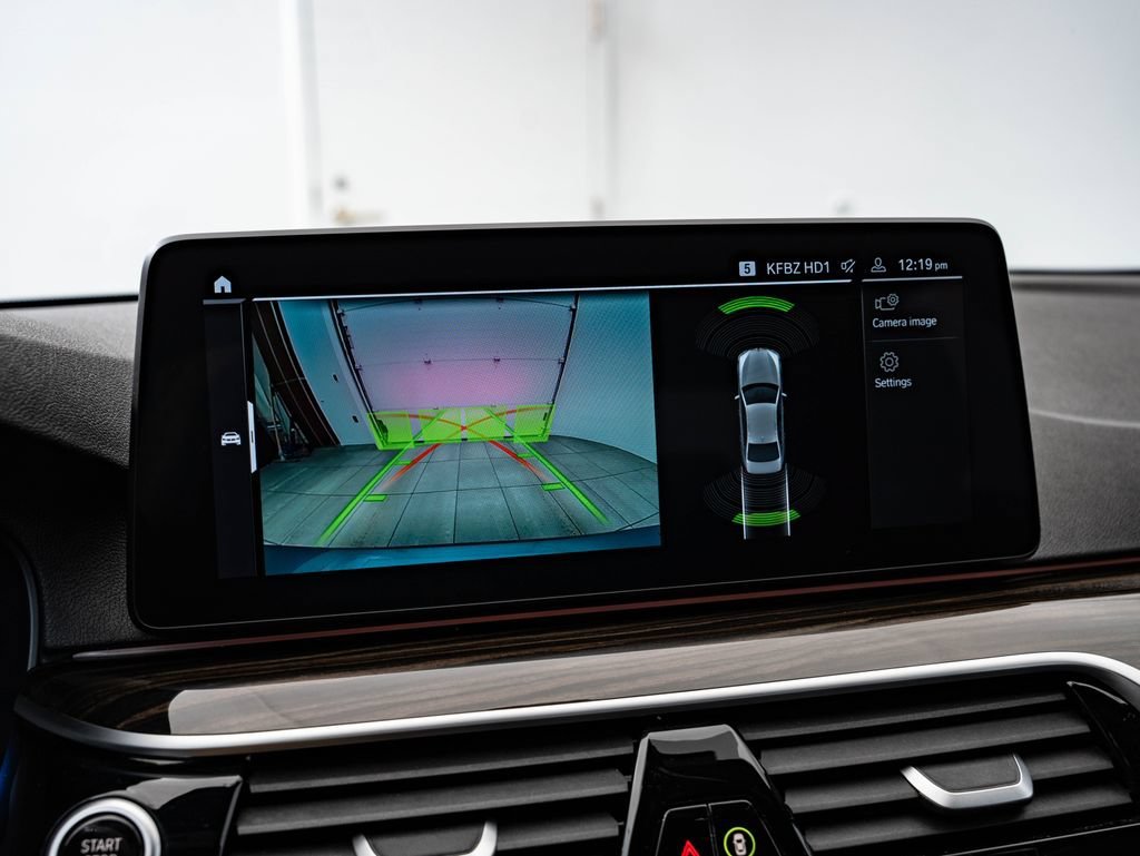 Used 2022 Bluestone Metallic BMW 530i xDrive image 34